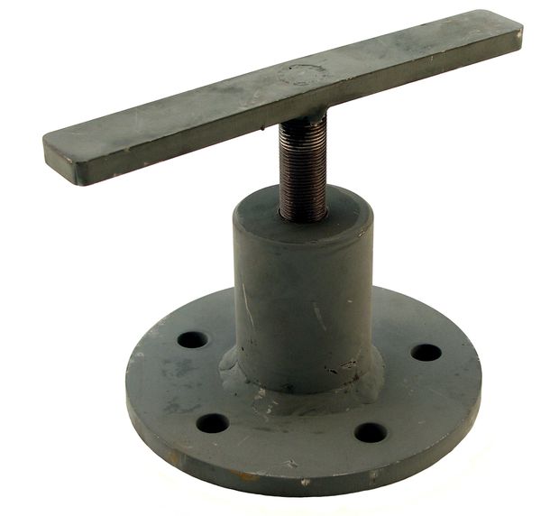Brake drum puller rear in the group Volvo / 1800 / Brake system /        / Bakbroms P1800 B18 2-krets USA at VP Autoparts Inc. (9991791)